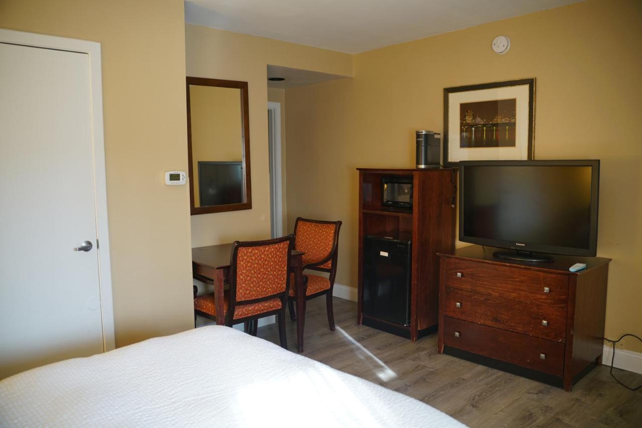 Kamer met Queensize Bed en Rolstoeltoegankelijke Douche