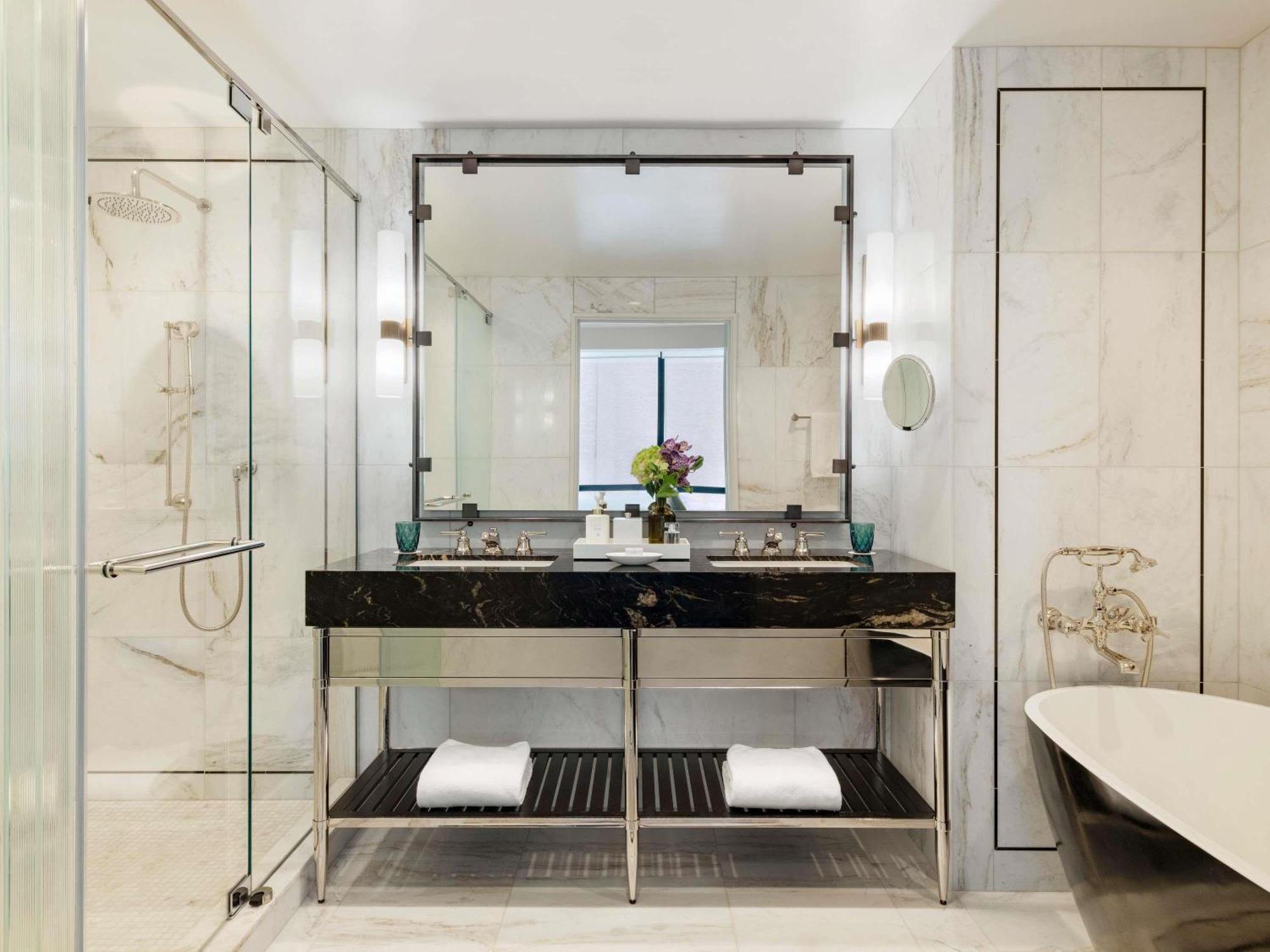 Signature One Bedroom King Suite